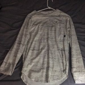 Hollister curved hem men’s long sleeve